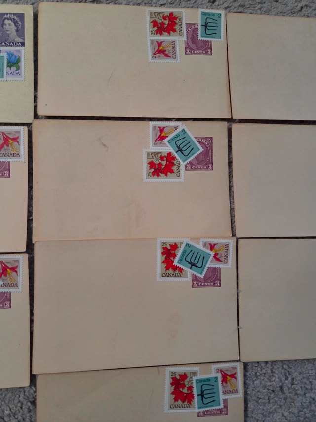 Vintage 1982 Canadian Stamp Collection Lot - photo 3