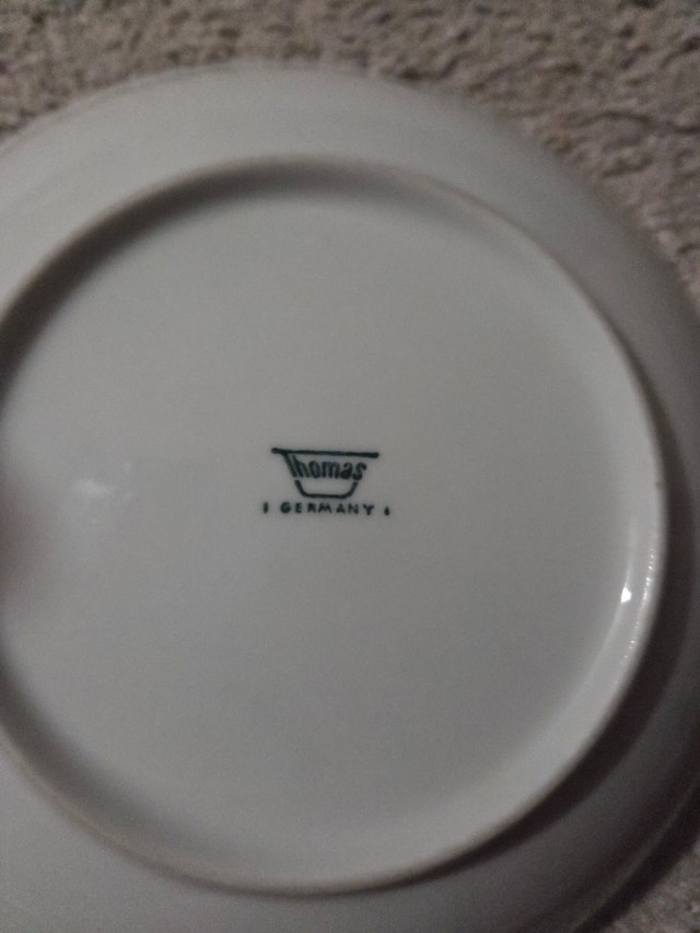 Vintage Hutschenreuther Germany Poppy Bowl, 7.5" - photo 2