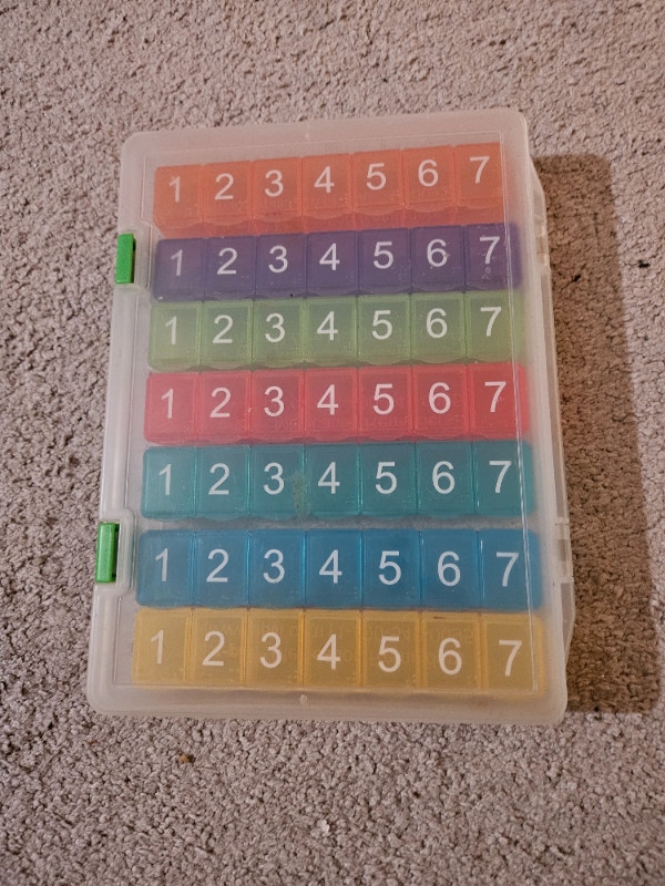Large Snap-Tight Pill Organizer - 7 Days - photo 2