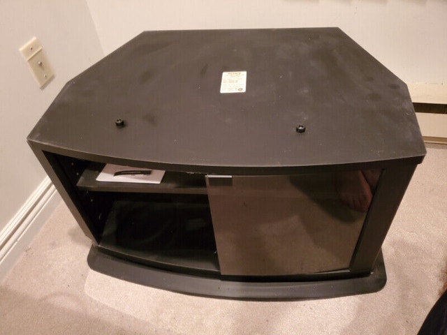 Swiveling TV Stand