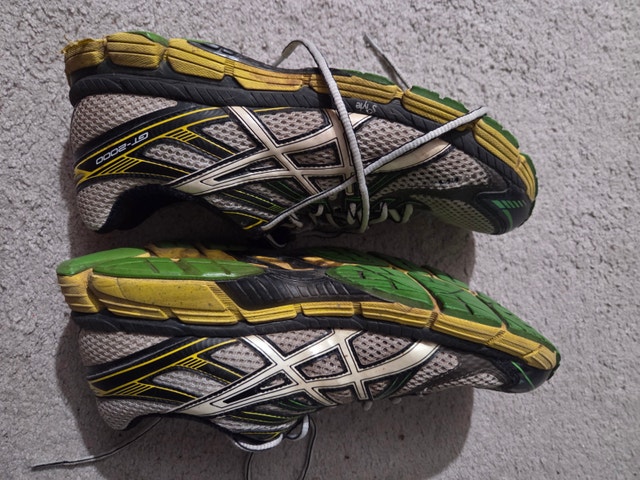 Used Asics GT-2000 Running Shoes, Size 9.5 - photo 3