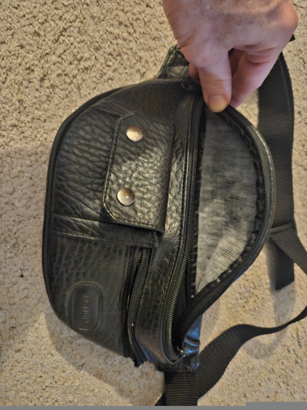 Genuine Leather Fanny/Belt Pack, Excellent Condition - photo 2