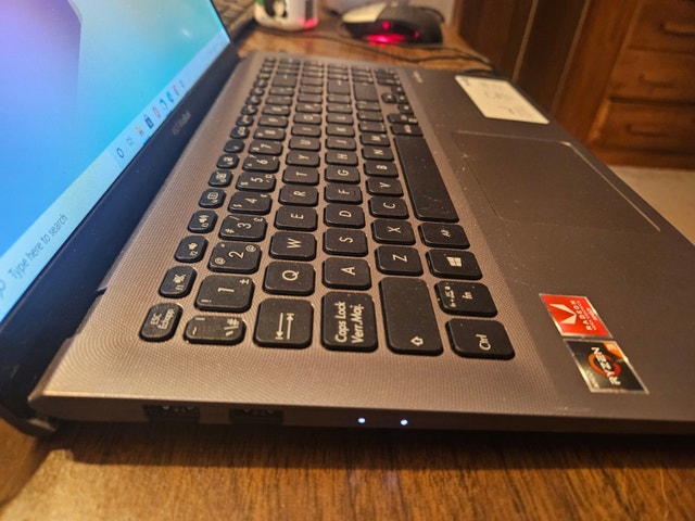 Asus Vivobook 15.6" Laptop 8GB RAM, 480GB SSD, AMD Ryzen 3 3200U - photo 4