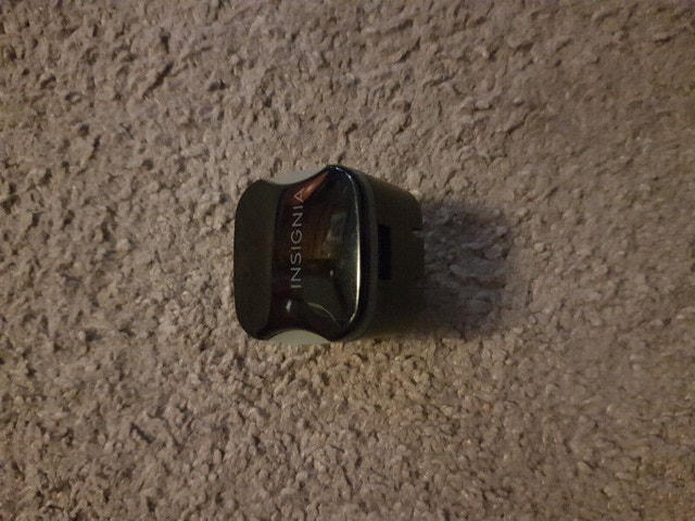 Insignia USB Wall Charger - photo 2