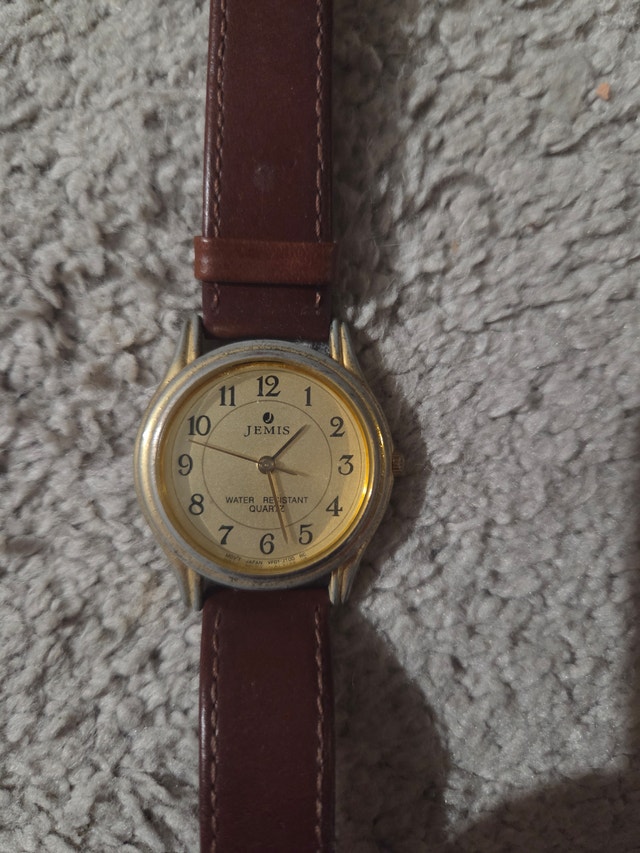 Vintage Jemis Quartz Watch, Classic Gold Tone, Leather Strap