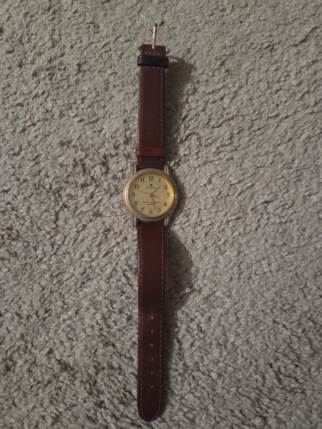 Vintage Jemis Quartz Watch, Classic Gold Tone, Leather Strap - photo 2