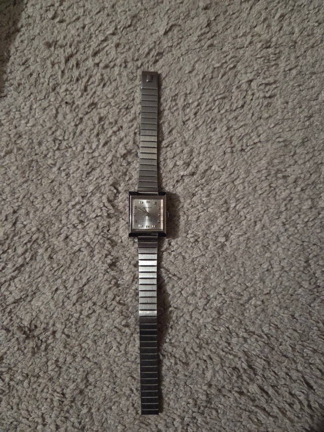 Vintage Zeenat 17-Jewel Mechanical Watch, Square Case, As-Is - photo 2
