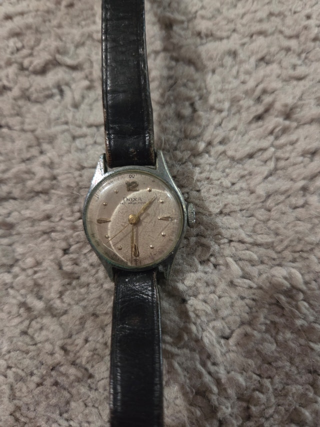 Vintage 1950s Doxa Anti-Magnétique Swiss Watch
