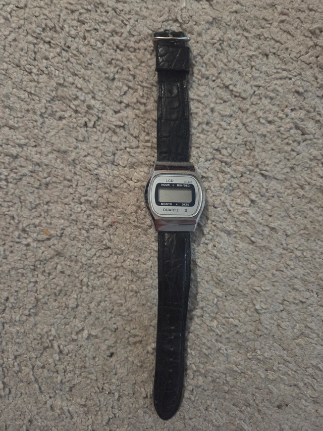 Vintage Retro 80s Quartz II LCD Digital Watch, Needs New Battery