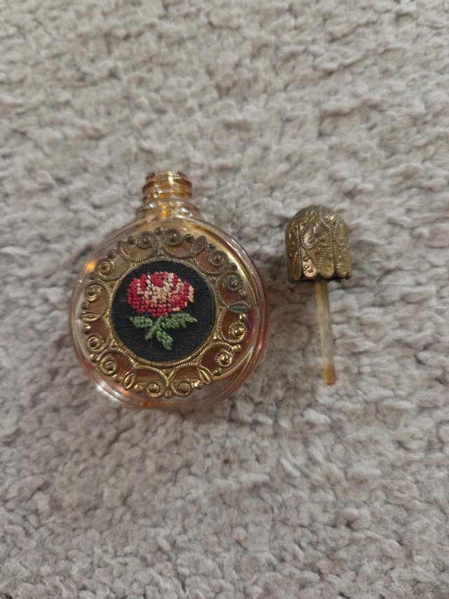 Vintage 1940s Austrian Petit Point Perfume Bottle, 2" H - photo 2