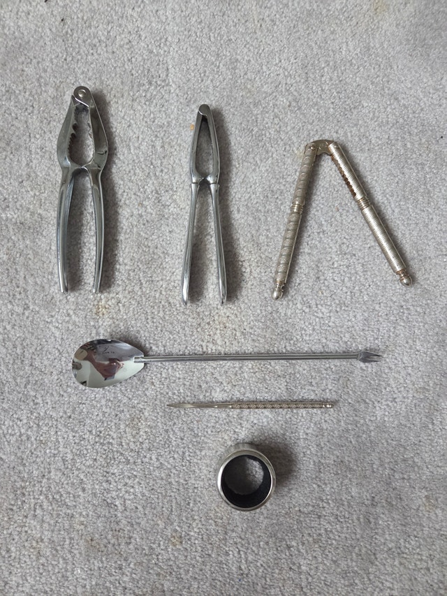 63-Pc Vintage MCM Bar Collection & Hand-Carved Tools - photo 4