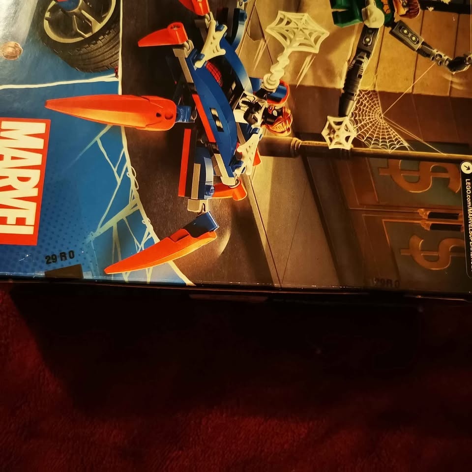 LEGO 76148 Spider-Man vs. Doc Ock - photo 4