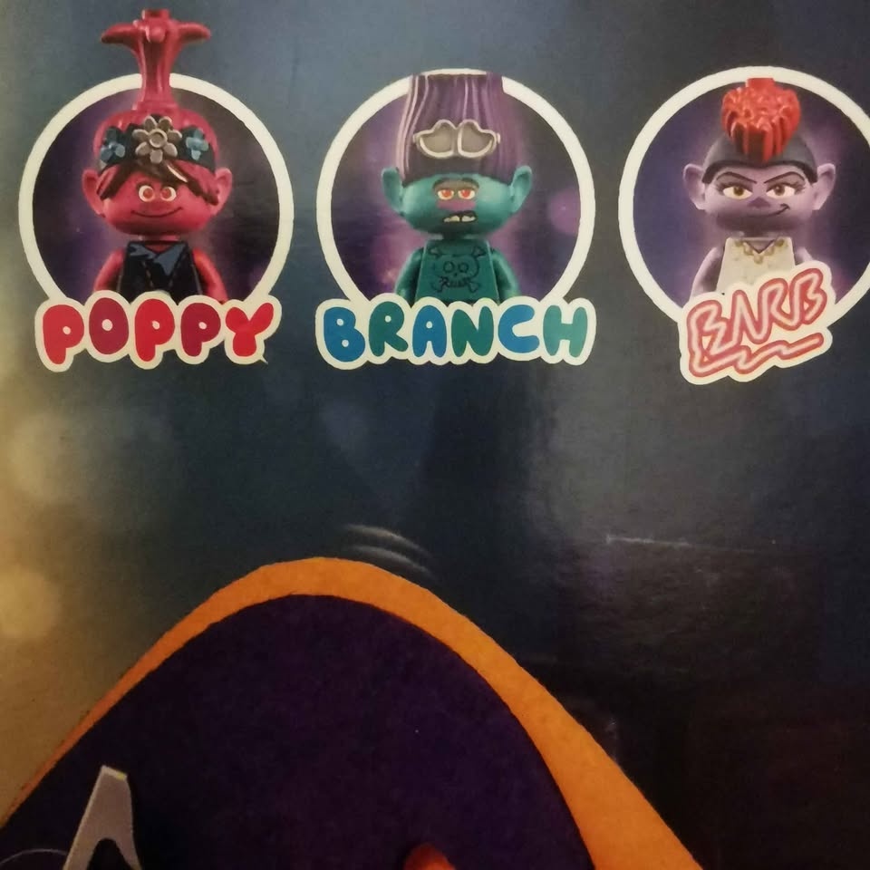 LEGO Trolls World Tour Volcano Rock City Concert (41254) - photo 3