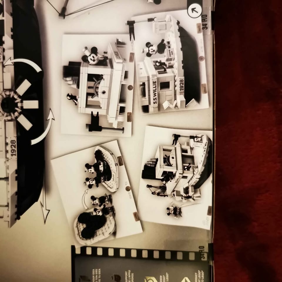 LEGO Ideas Steamboat Willie 21317 - photo 3