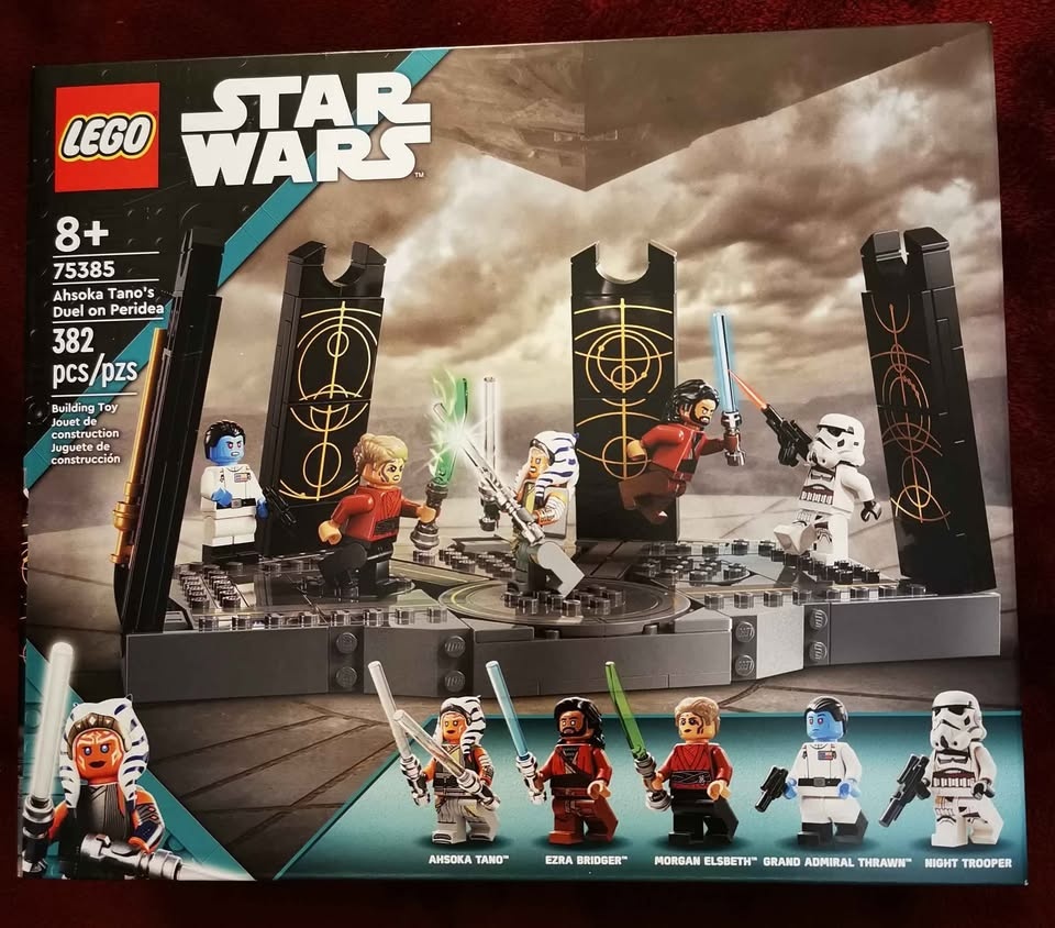 LEGO Star Wars Ahsoka Battle on Peridea 75385