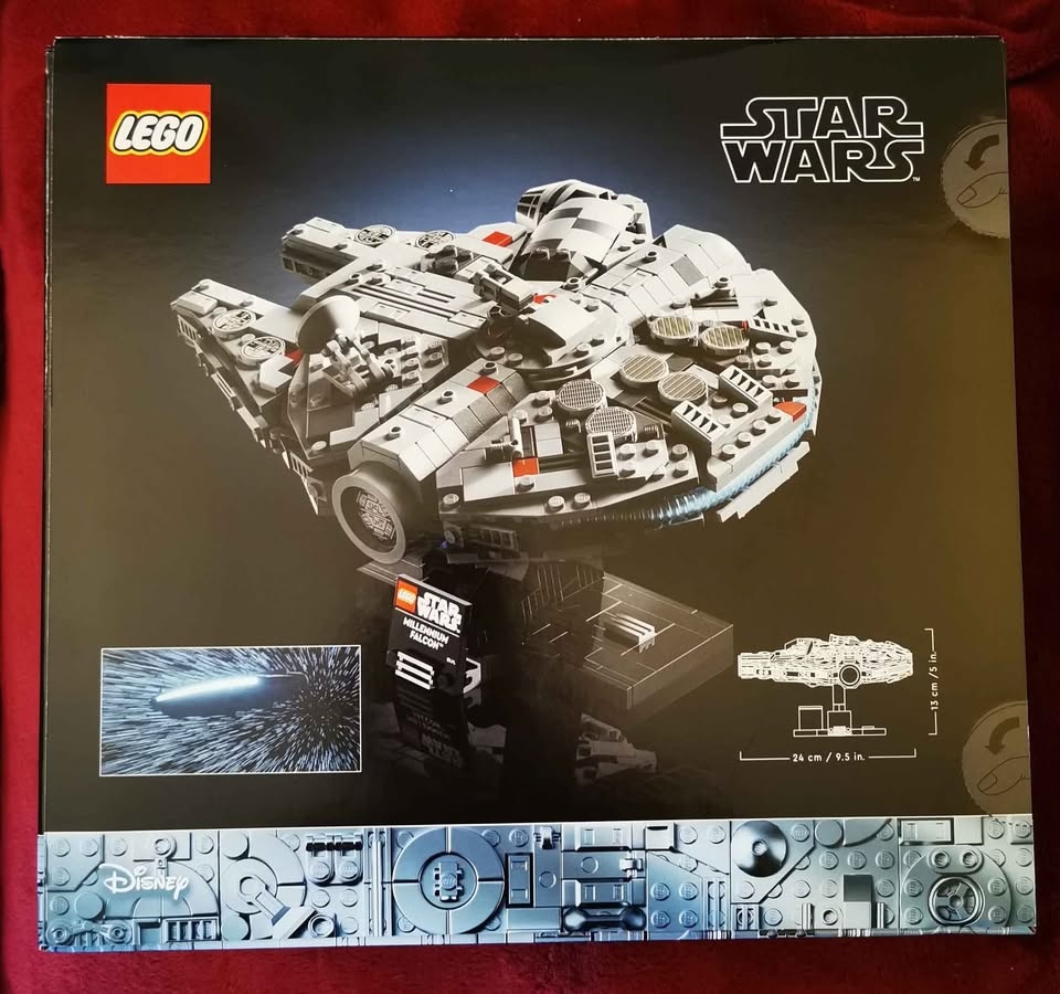 LEGO Star Wars Millennium Falcon 75375 - photo 2