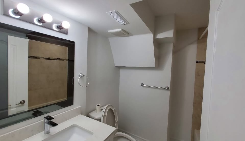 1 Bed 1 Bath Apartment - photo 2