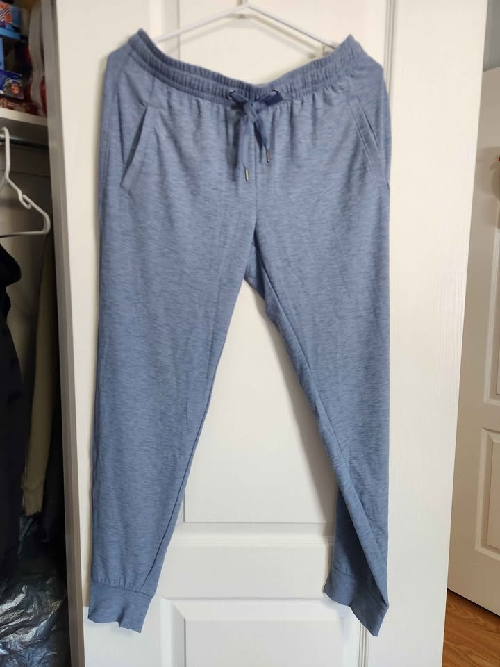 Old Navy Women’s Activewear Bundle (5 pcs) – Hooded Top, Joggers - photo 3