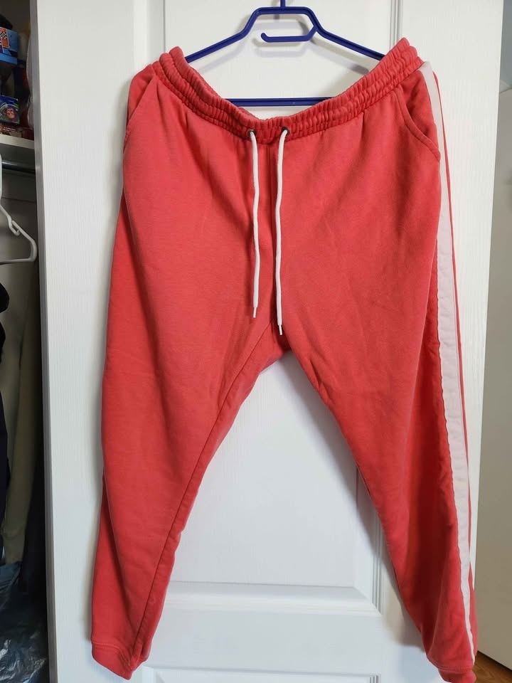 Old Navy Women’s Activewear Bundle (5 pcs) – Hooded Top, Joggers - photo 4