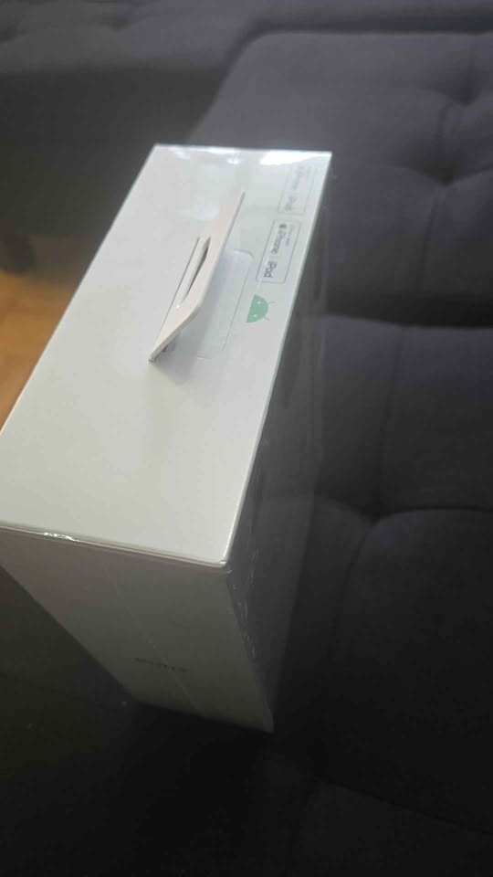 BRAND NEW Sony WH-1000XM4 Wireless Noise Canceling Headphones - photo 4
