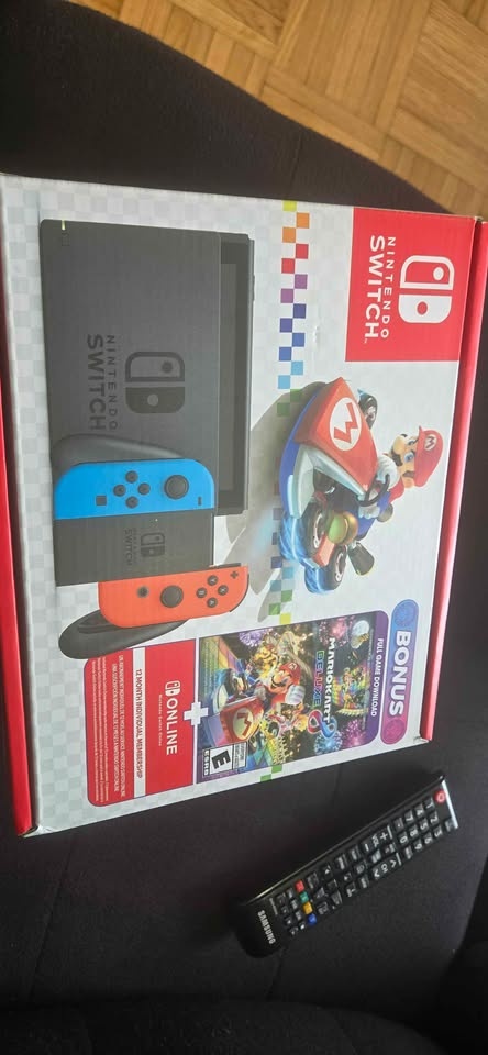 Nintendo Switch Mario Kart 8 Deluxe Bundle - photo 2