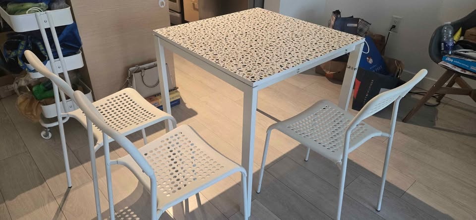 Ikea table and chairs - photo 2