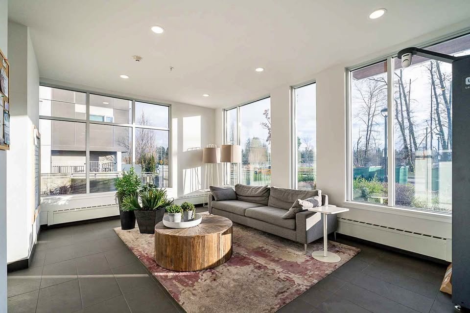 2 Beds 2 Baths Apartment in Surrey
