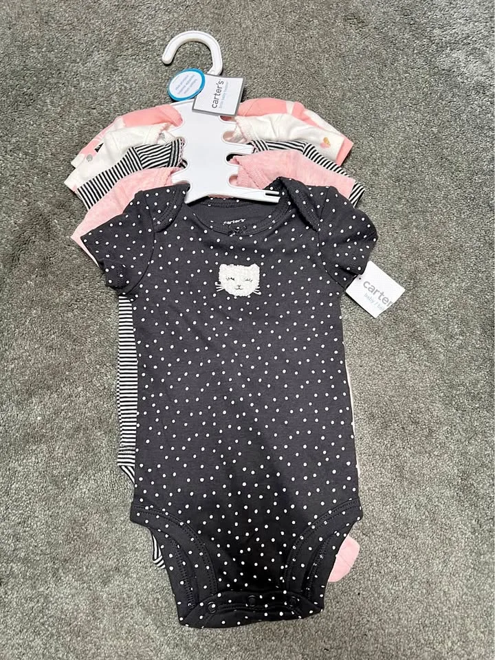 Five brand new onesies size 0 to 3 months - Port union/401 thumbnail