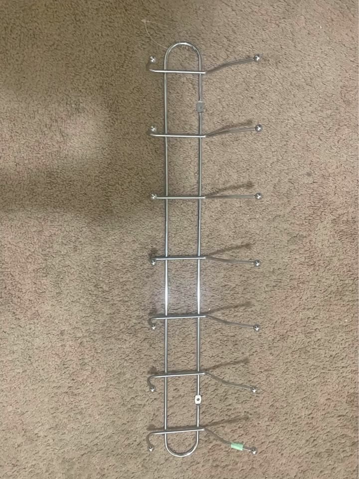 Closet wall hanger