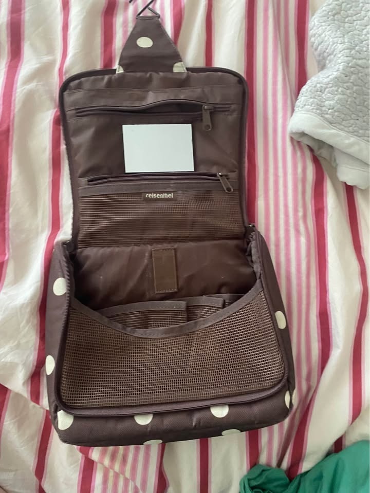reisenthal hanging toiletry bag - photo 2