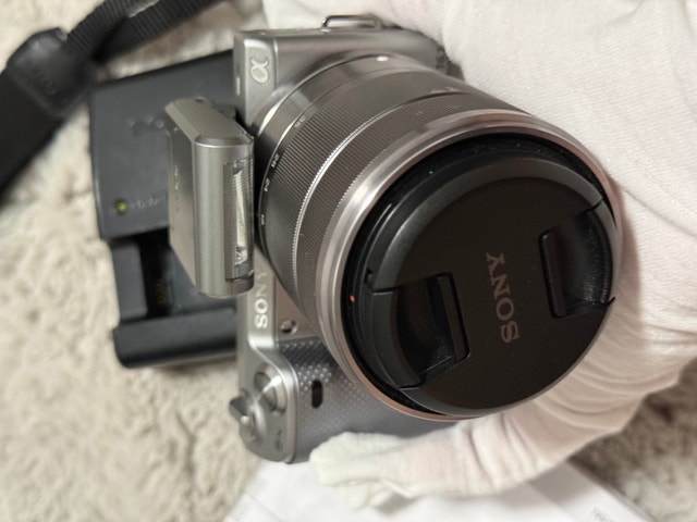 Sony Nex 5N Mirrorless Camera - photo 2
