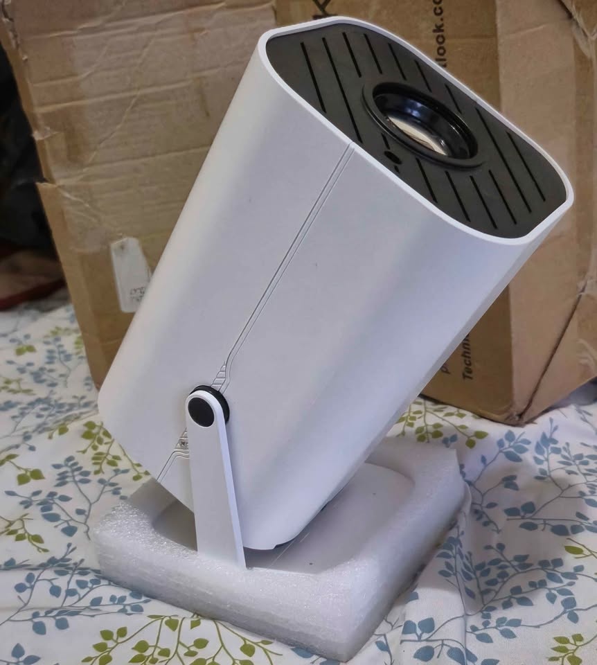 Mini Projector with WiFi, Bluetooth, 1080P - photo 4