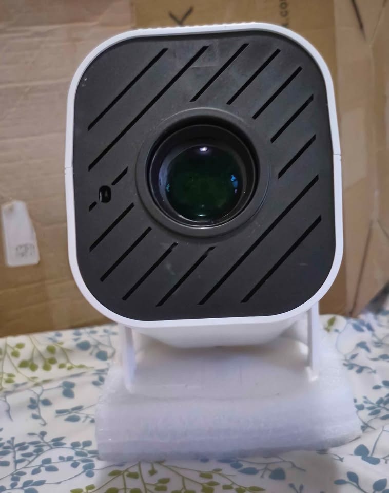 Mini Projector with WiFi, Bluetooth, 1080P - photo 5