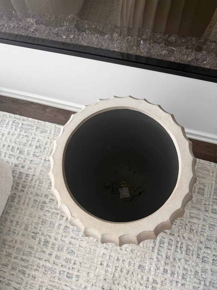 Crate and Barrel Warren Large Planter (Warm White) - photo 3