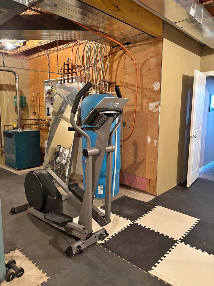 Reebok RL 525 Elliptical Trainer PRICE DROP!