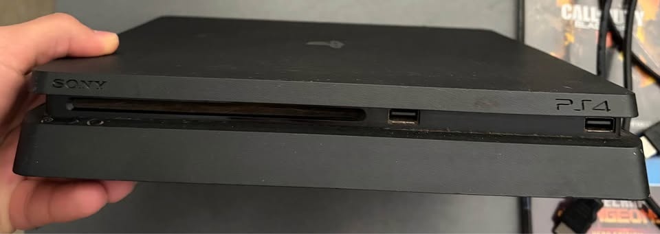 PlayStation 4 Console Bundle – Ready to Play! - photo 2