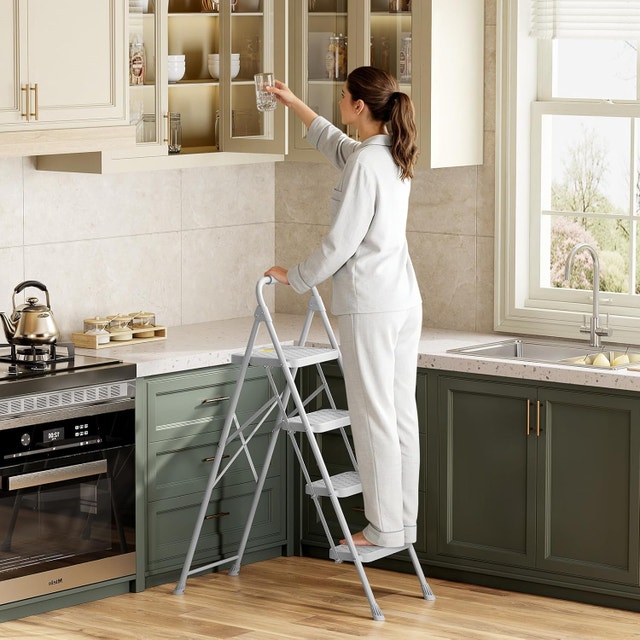 KINGRACK 4 Step Ladder Foldable, Heavy Duty Folding Step Stool - photo 5