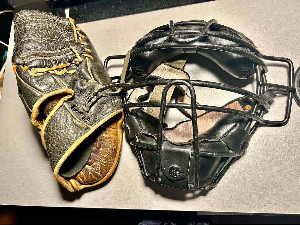Vintage Cooper Weeks Catcher’s Mitt & Face Mask – Adult Baseball