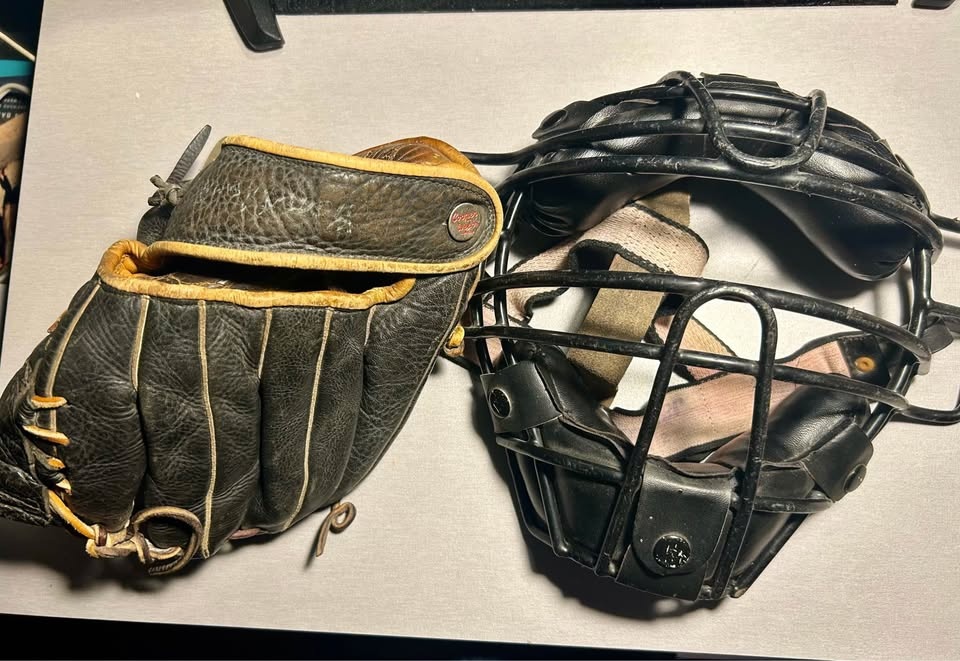 Vintage Cooper Weeks Catcher’s Mitt & Face Mask – Adult Baseball - photo 2