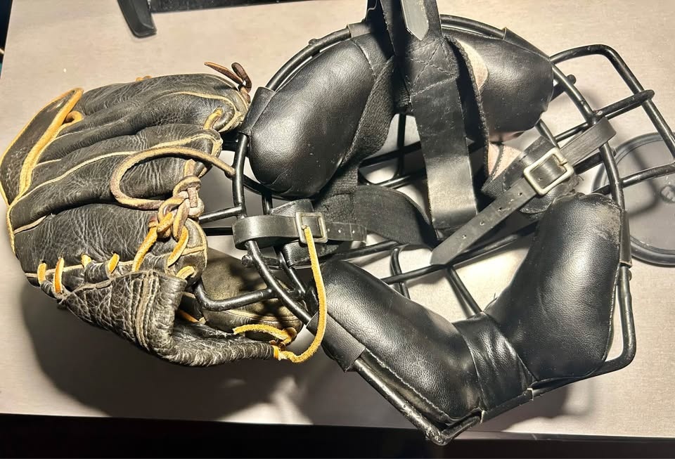 Vintage Cooper Weeks Catcher’s Mitt & Face Mask – Adult Baseball - photo 4