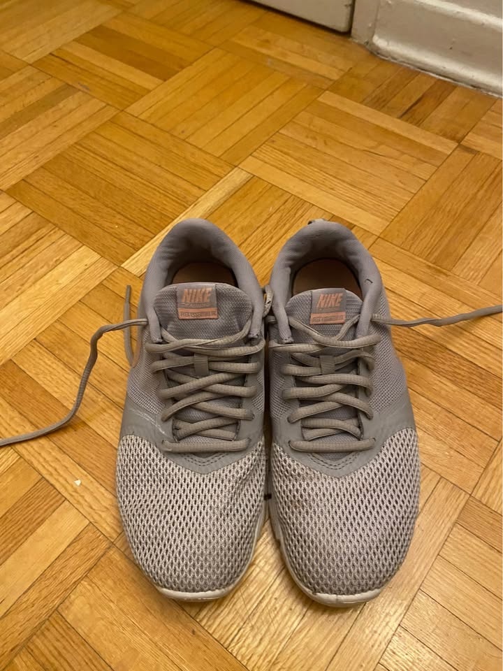 Women’s Nike sneakers - photo 2