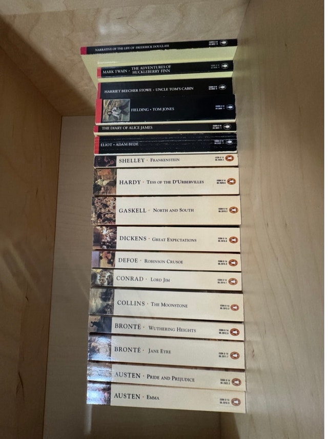 Penguin Classics - 17 Gently Used Books - photo 2