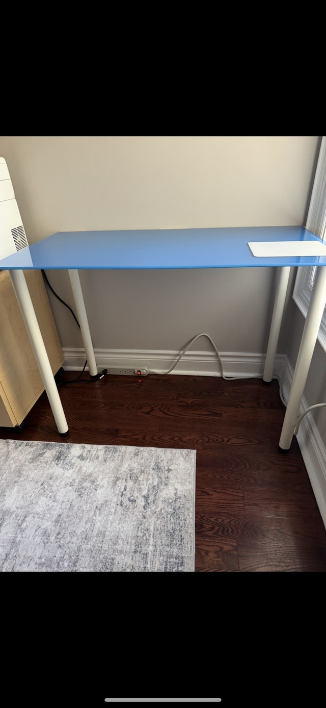 IKEA VIKA GLASHOLM Desk - photo 2