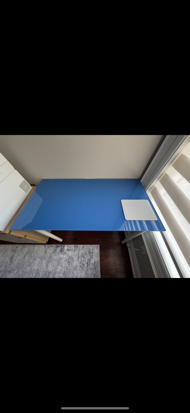 IKEA VIKA GLASHOLM Desk - photo 3