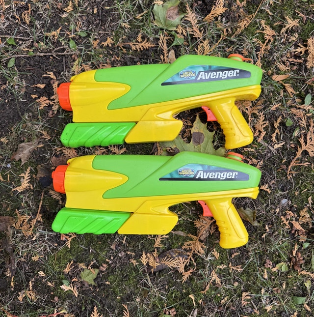 Water Warriors Avengers - water blasters