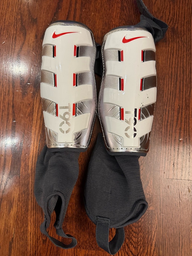 Nike T90 Shin Guards - Youth Large