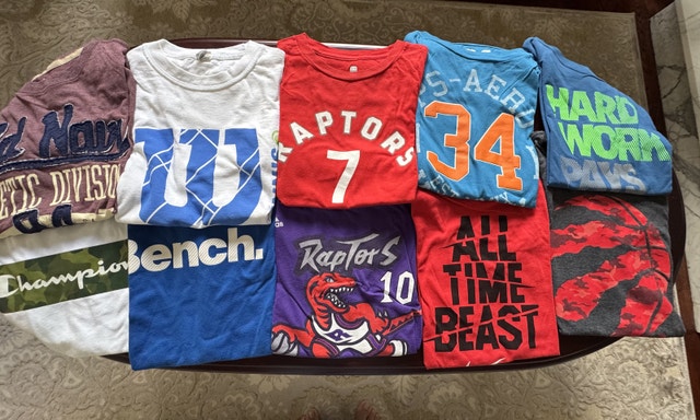 28 Assorted T-shirts - Boys/Youth