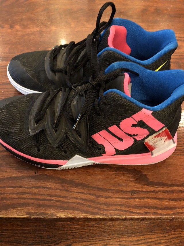 Nike Kyrie 5 - Just Do It - size 6Y
