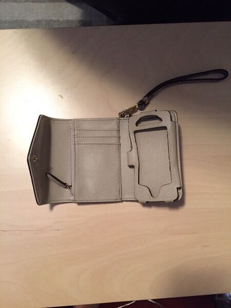 Michael Kors Wristlet - photo 3