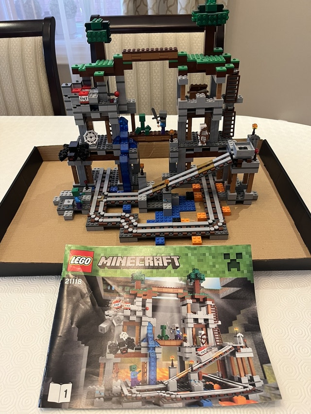 LEGO 21118 - Minecraft The Mine